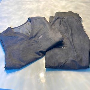 Grey figs scrub set. Size Medium